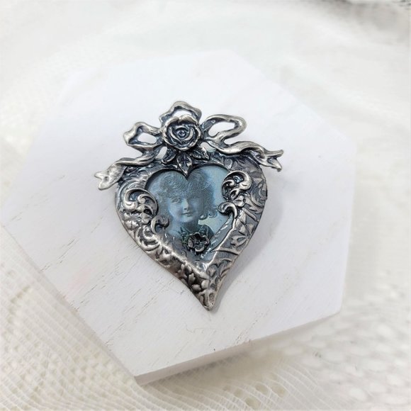 Vintage Pewter Finish Pin Brooch Photo Frame Heart - Picture 4 of 6